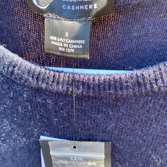 C by Bloomingdales cashmere sweater - Picture 4 of 9